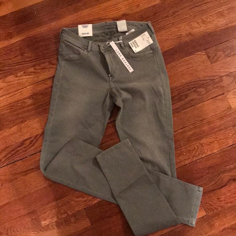 NWT light olive colored Feather Soft Jeggings
